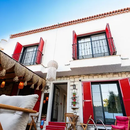 Karnelyan Alacati Çeşme