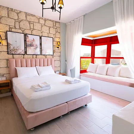 Karnelyan Alacati * Çeşme